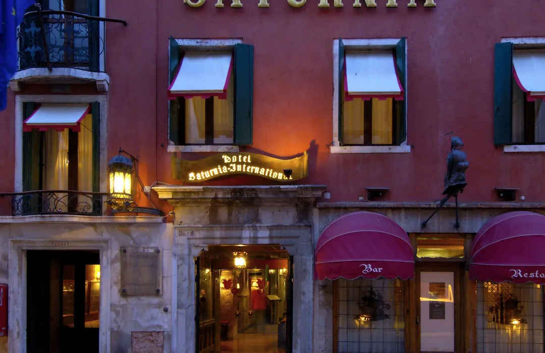 Hotel Saturnia & International-1