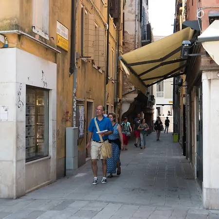 Backpackers House Venice-2